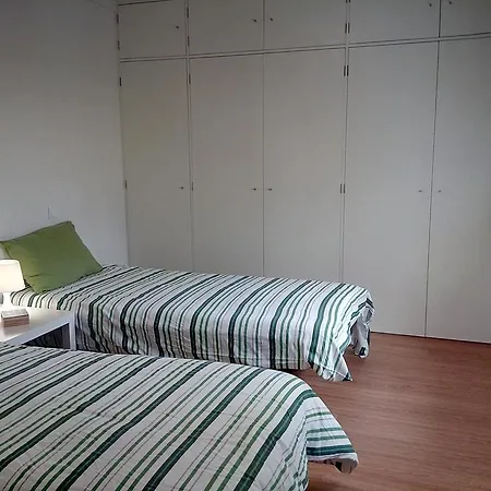 Harbour Views Penthouse דירה