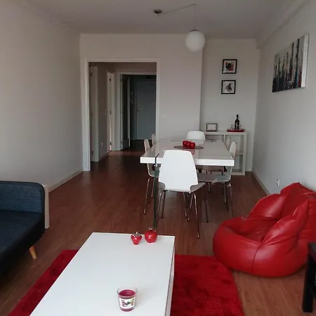 Harbour Views Penthouse דירה