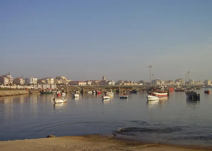 Harbour Views Penthouse Апартаменты *